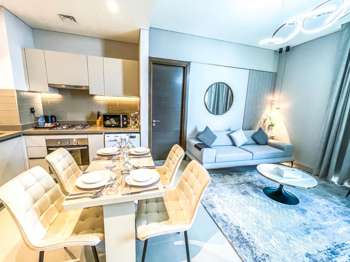 Stay By Latinem Luxury 2Br Holiday Home Cv B2513 Near Burj Khalifa Dubai Eksteriør billede